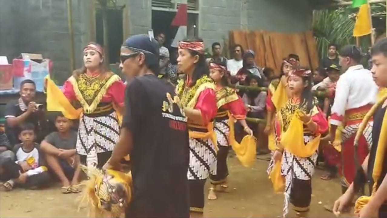 Turut Meriahkan HUT RI, RT 42 Padukuhan Tejogan Gelar Lomba dan Pentas Jathilan 